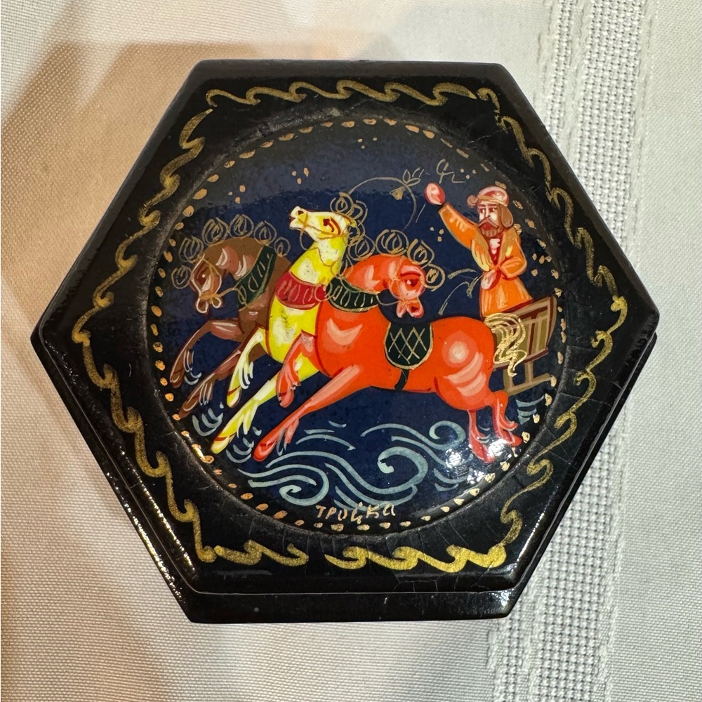 Vintage Hand-Painted Hexagonal Russian Lacquer Trinket Jewelry Box w/2 sections